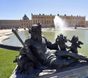 Parīze, Berlīne, Amsterdama. 08/08/2026, 21/12/2026